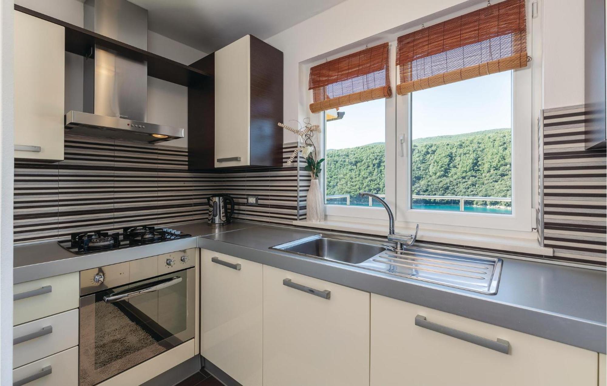 Gorgeous Apartment In Labin With Kitchen Ngoại thất bức ảnh